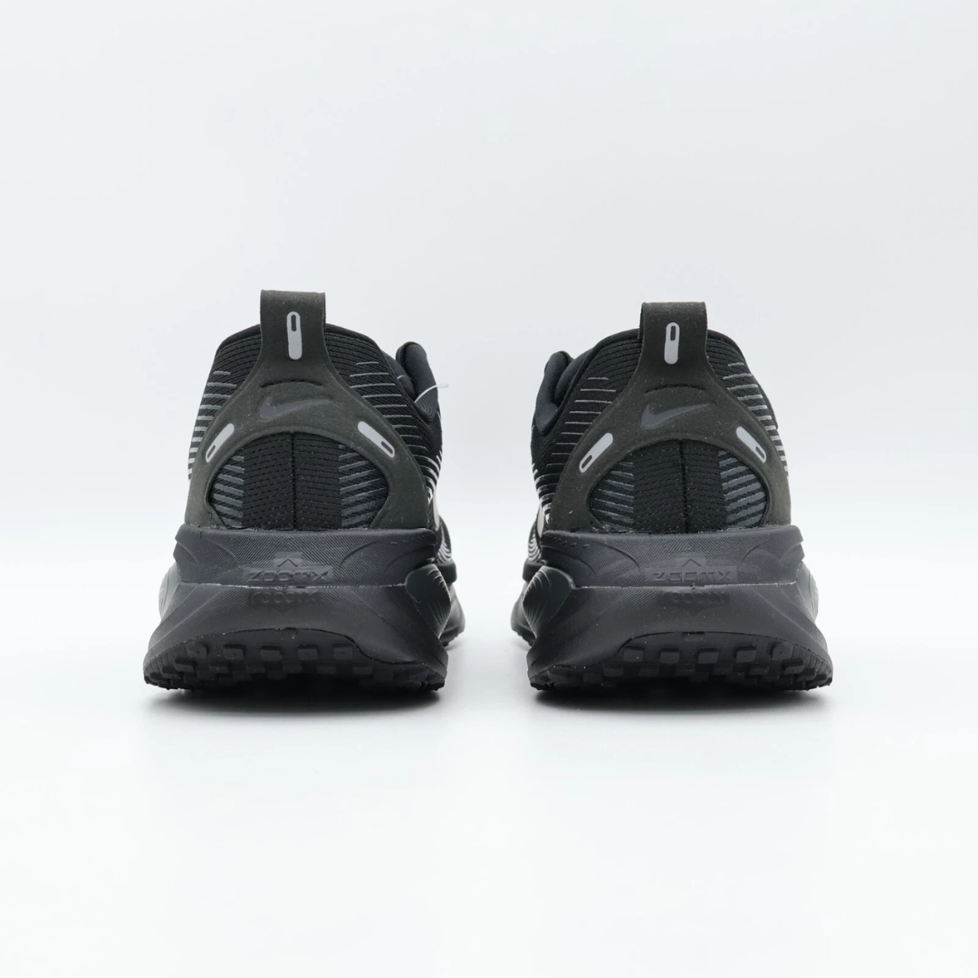 Air Zoom Vomero 18 "Triple Black"