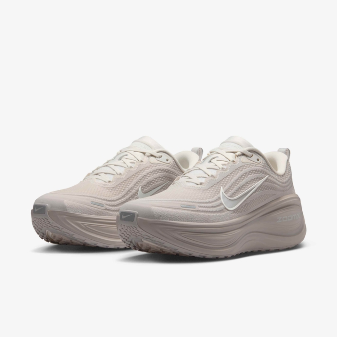 Air Zoom Vomero Plus "Light Bone"