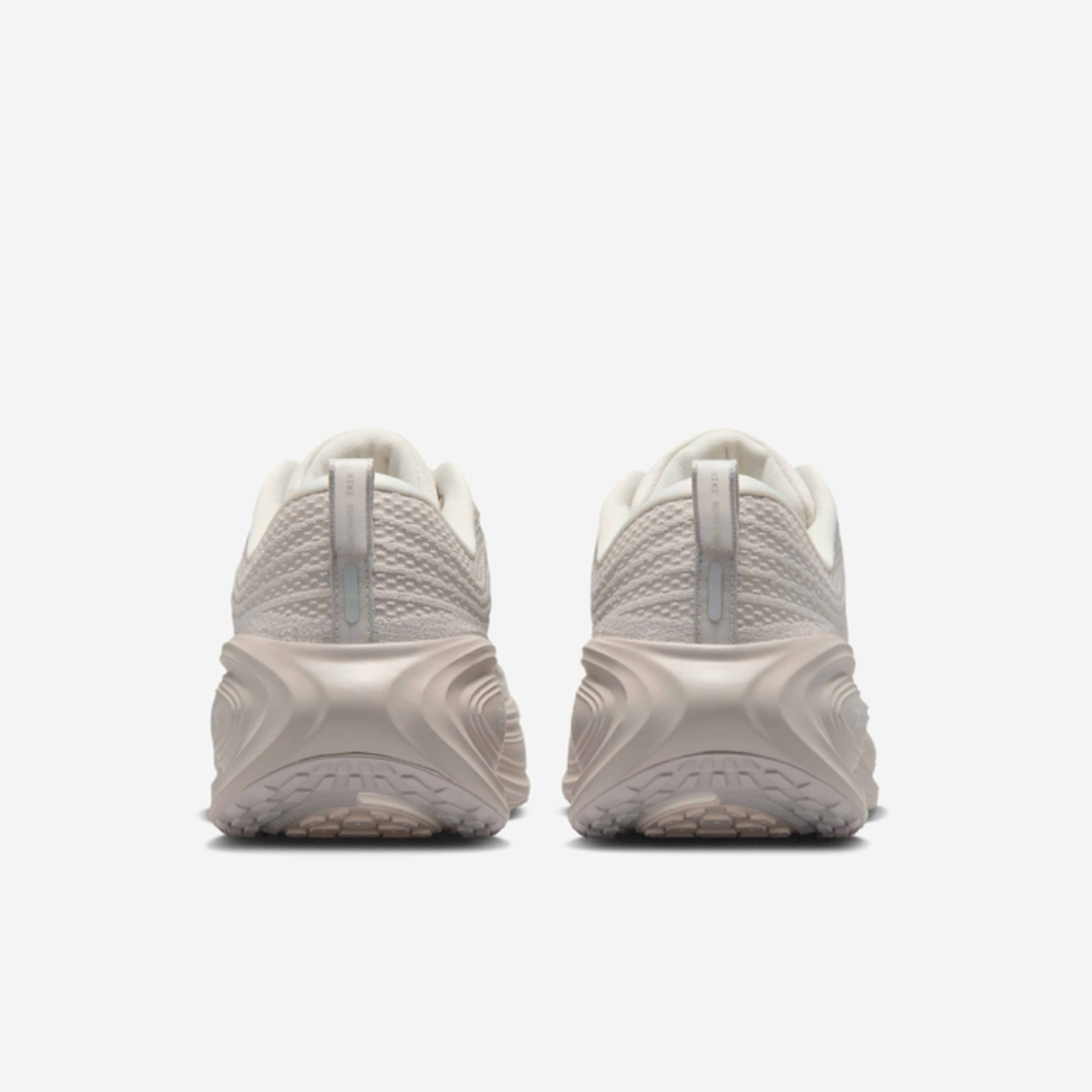 Air Zoom Vomero Plus "Light Bone"